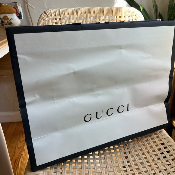 Gucci Large Shopping Bag 18x14 Black & White Ribbon Handles Luxury Gift Bag - Picture 5 of 7